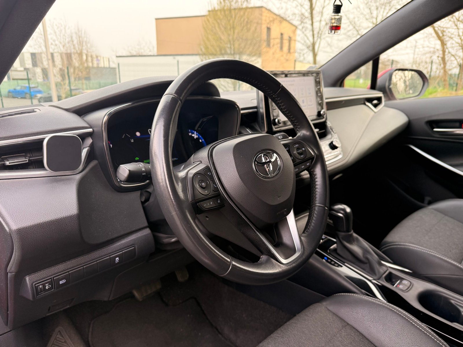 TOYOTA Corolla 1.8 VVT-i GPS 122ch CVT Boîte auto finition « Design »