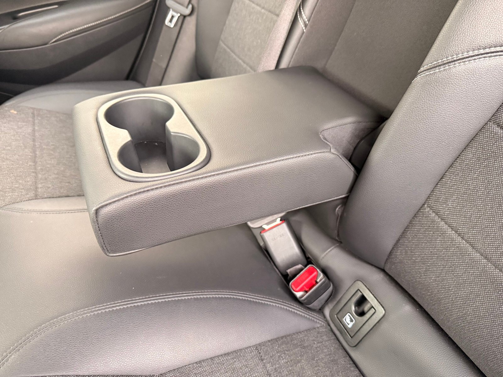 TOYOTA Corolla 1.8 VVT-i GPS 122ch CVT Boîte auto finition « Design »