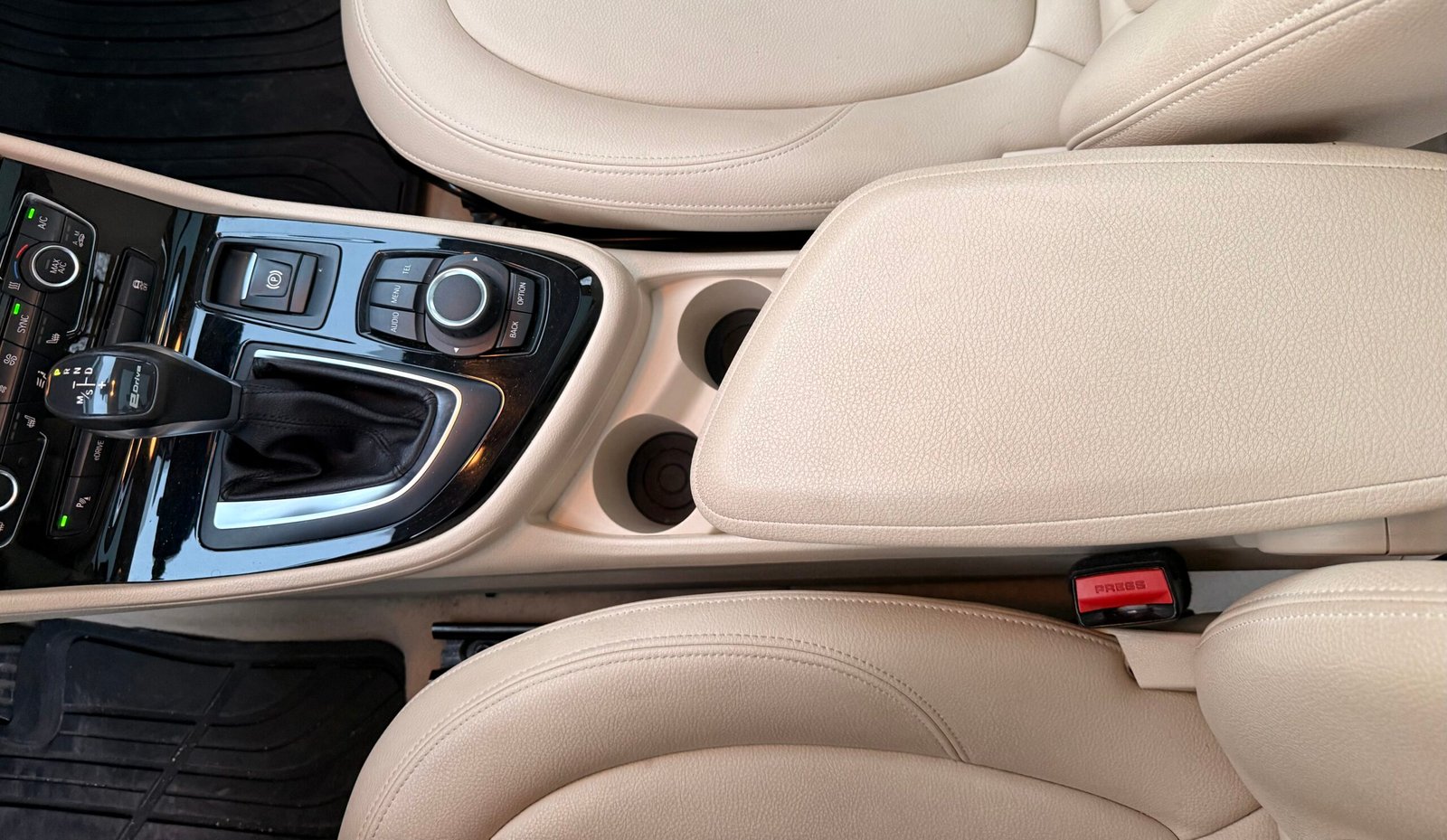 BMW Série 2 (F45) Active Tourer 225xe Hybrid 4×4 Boîte auto