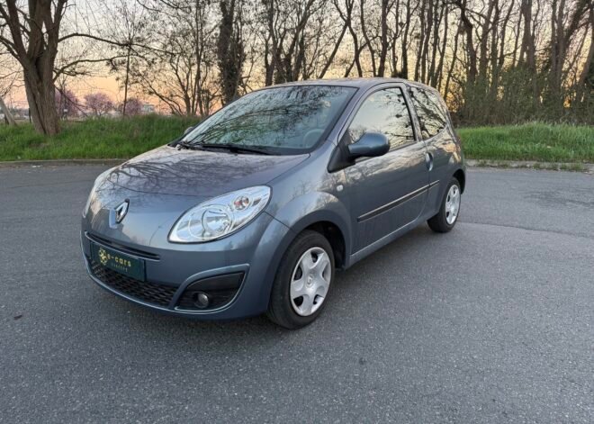 Renault Twingo II (X44) 1.2 i 16V Quickshift 75Ch Boîte Auto