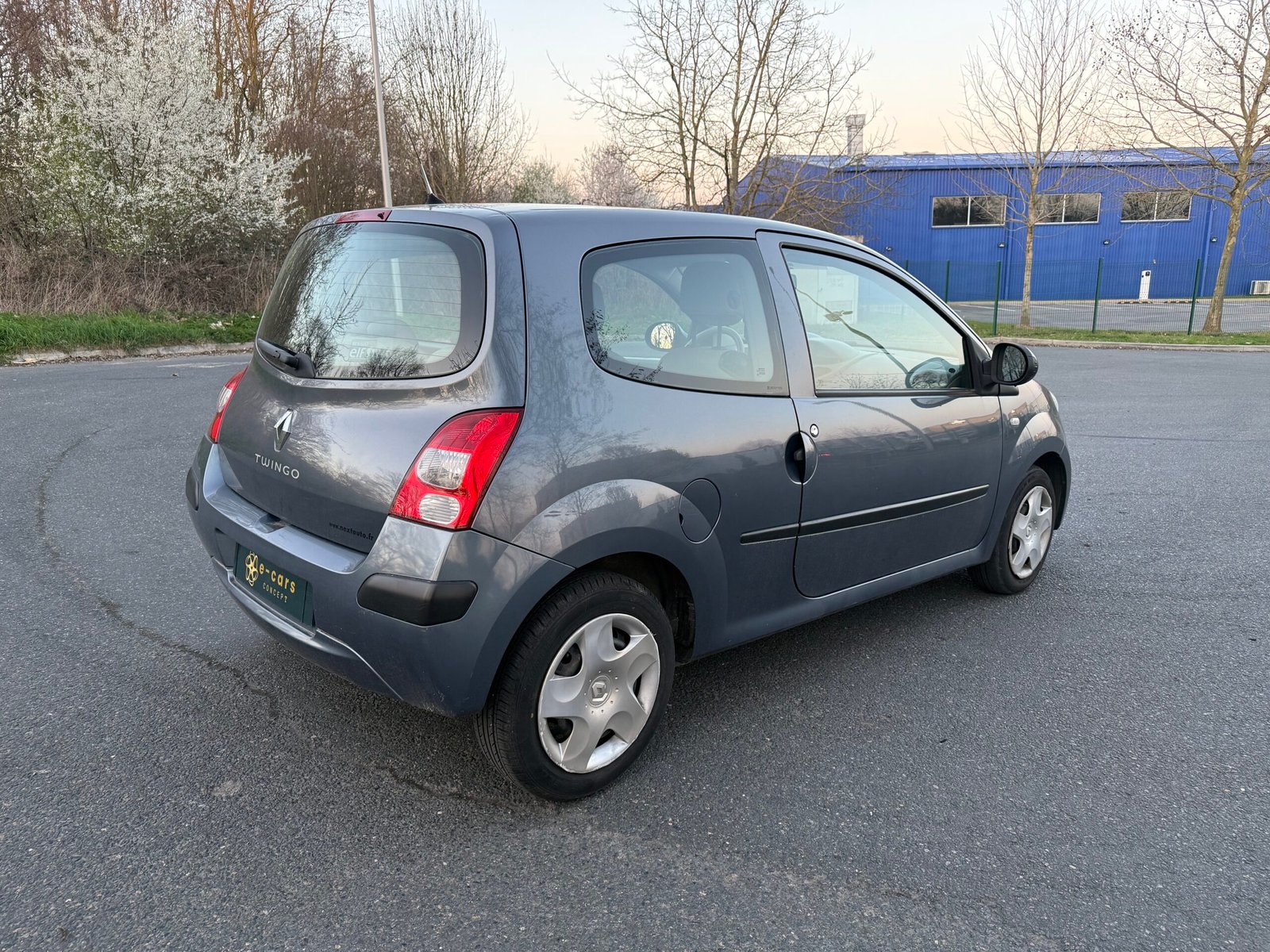 Renault Twingo II (X44) 1.2 i 16V Quickshift 75Ch Boîte Auto