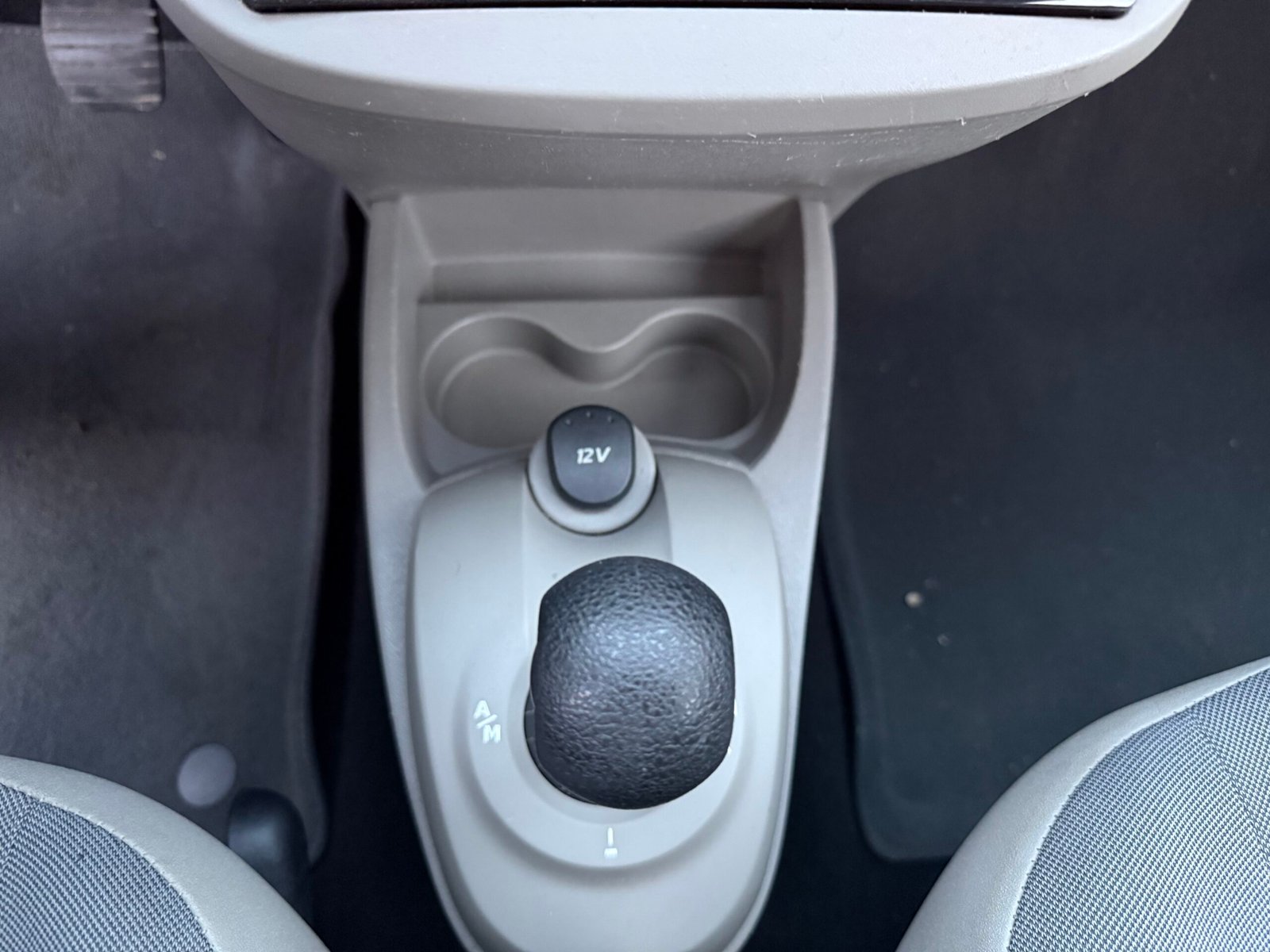 Renault Twingo II (X44) 1.2 i 16V Quickshift 75Ch Boîte Auto