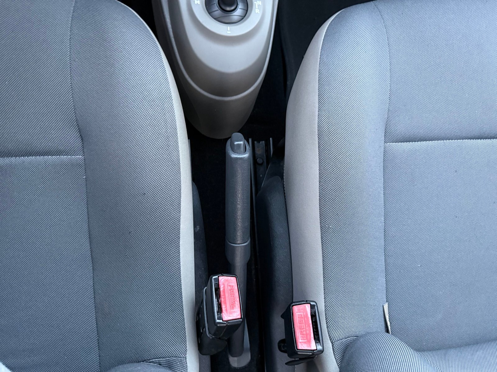 Renault Twingo II (X44) 1.2 i 16V Quickshift 75Ch Boîte Auto