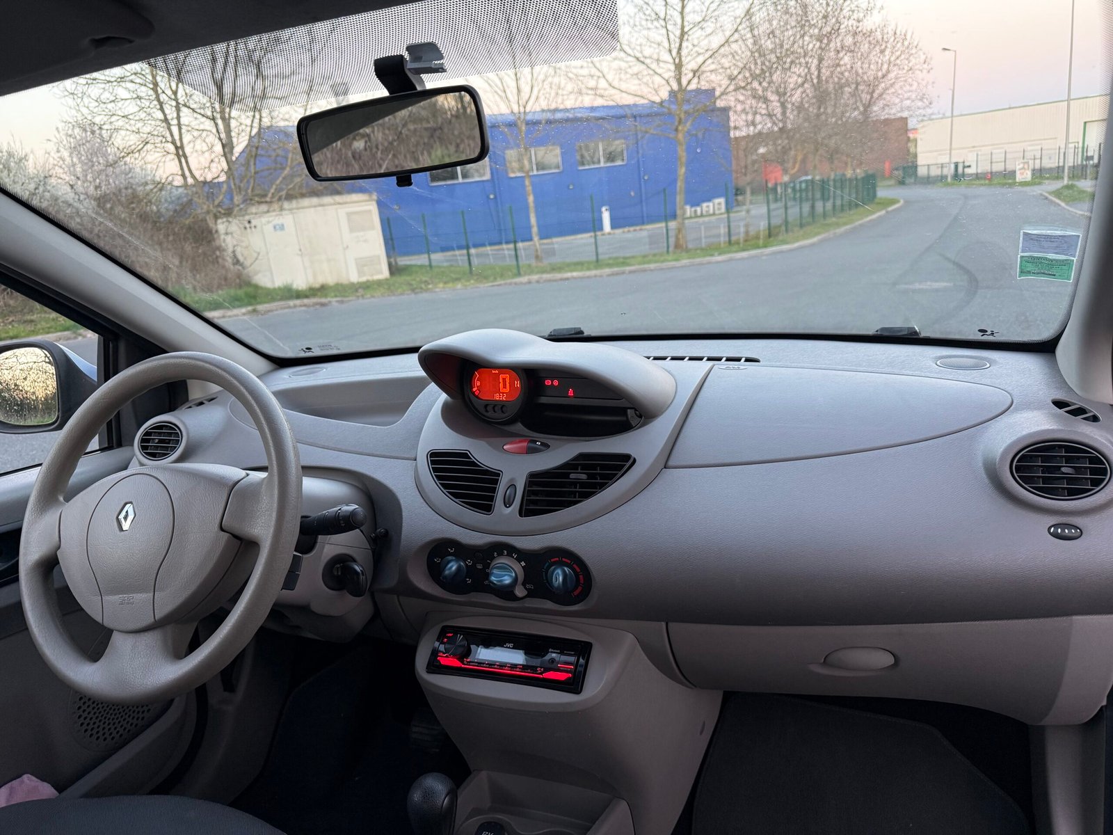 Renault Twingo II (X44) 1.2 i 16V Quickshift 75Ch Boîte Auto