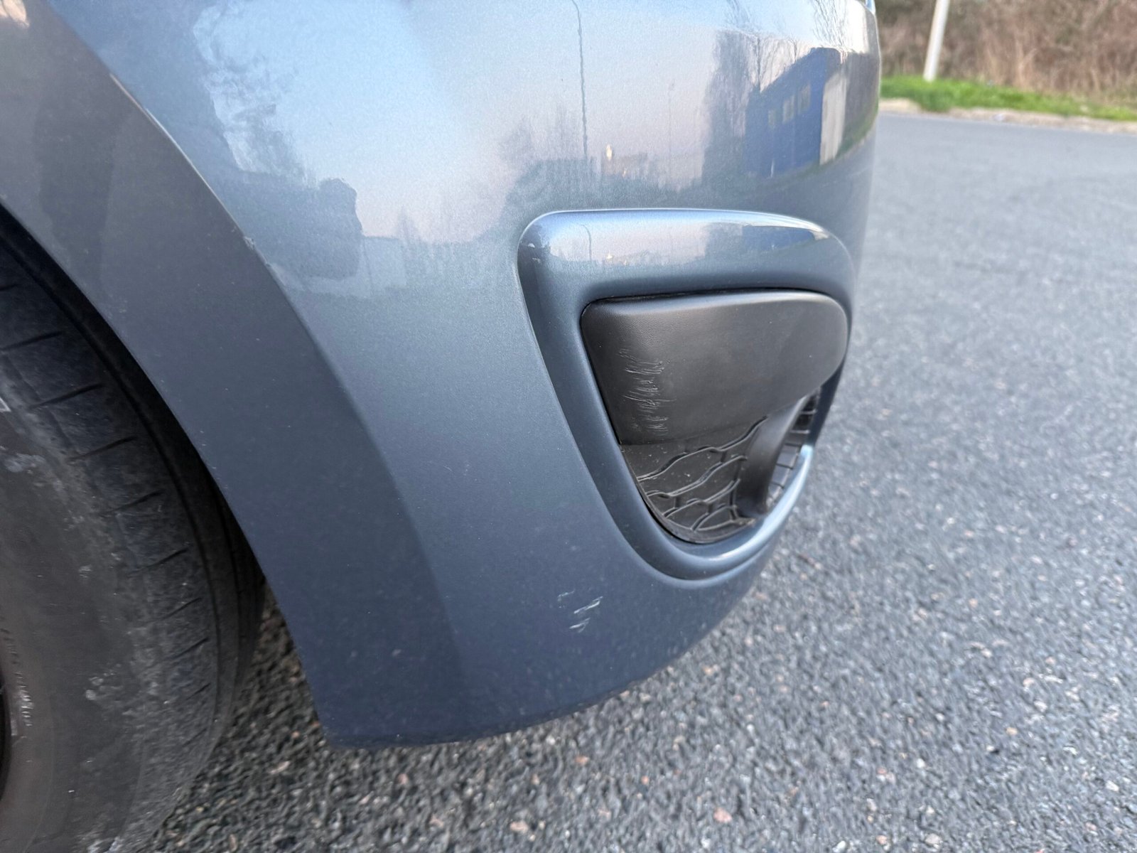 Renault Twingo II (X44) 1.2 i 16V Quickshift 75Ch Boîte Auto