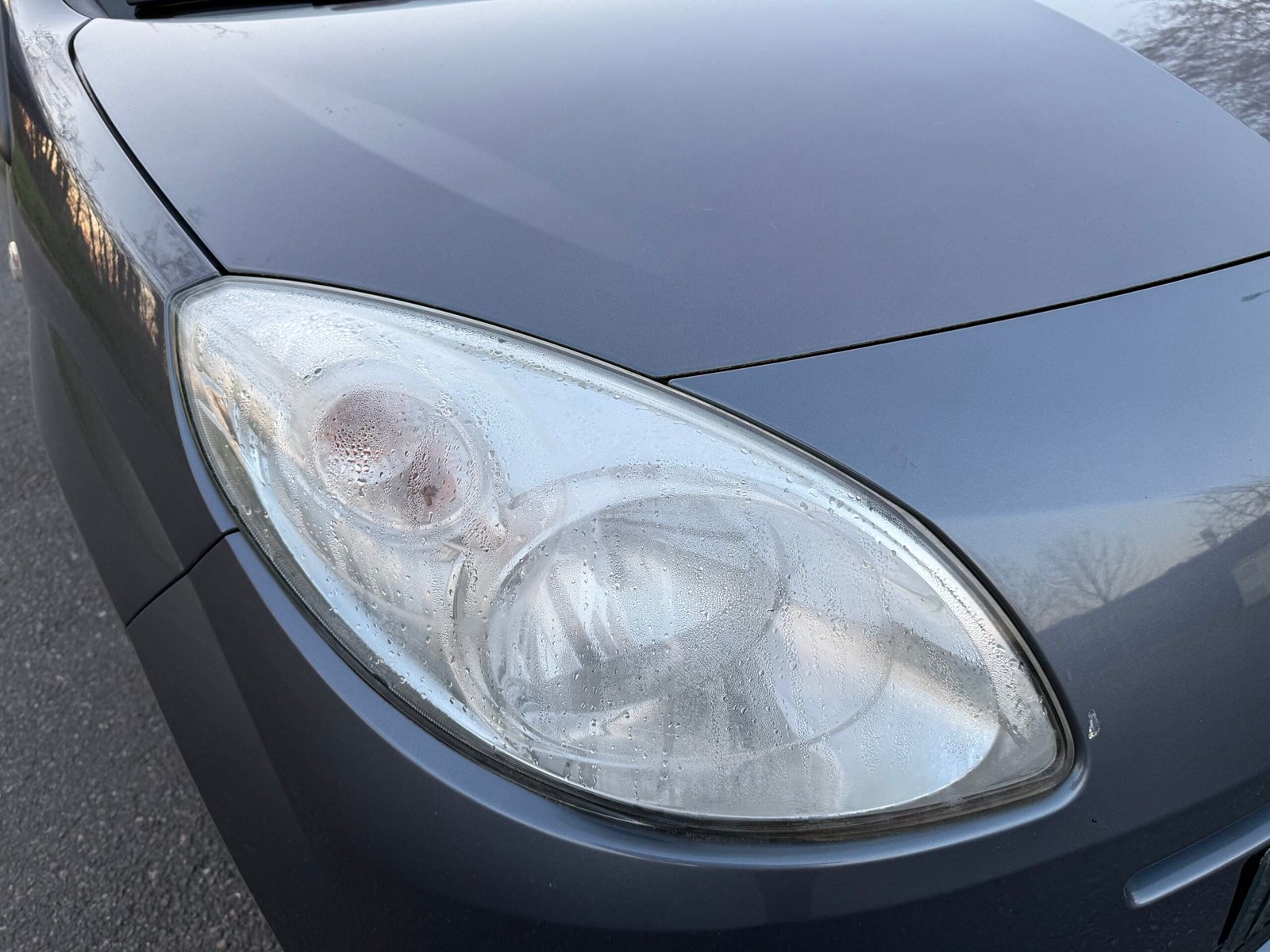 Renault Twingo II (X44) 1.2 i 16V Quickshift 75Ch Boîte Auto