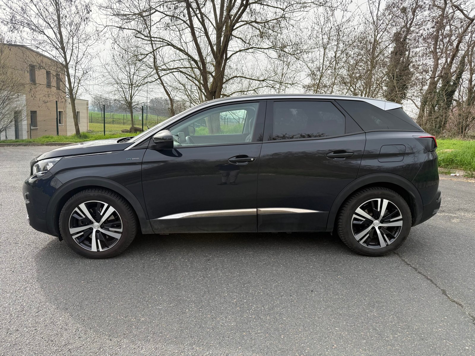 Peugeot 3008 II Phase 2 1.6 THP 225 Hybrid e-EAT 8 finition « Allure pack »