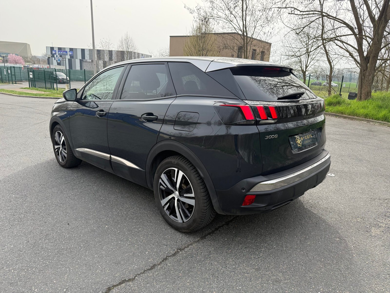 Peugeot 3008 II Phase 2 1.6 THP 225 Hybrid e-EAT 8 finition « Allure pack »