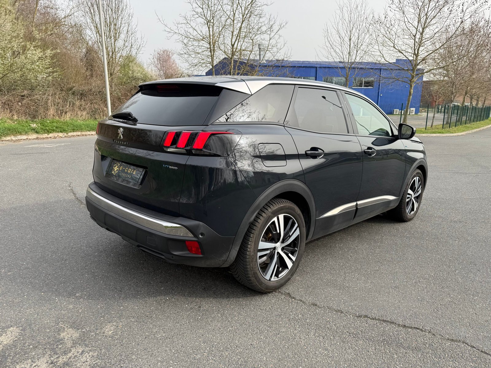 Peugeot 3008 II Phase 2 1.6 THP 225 Hybrid e-EAT 8 finition « Allure pack »