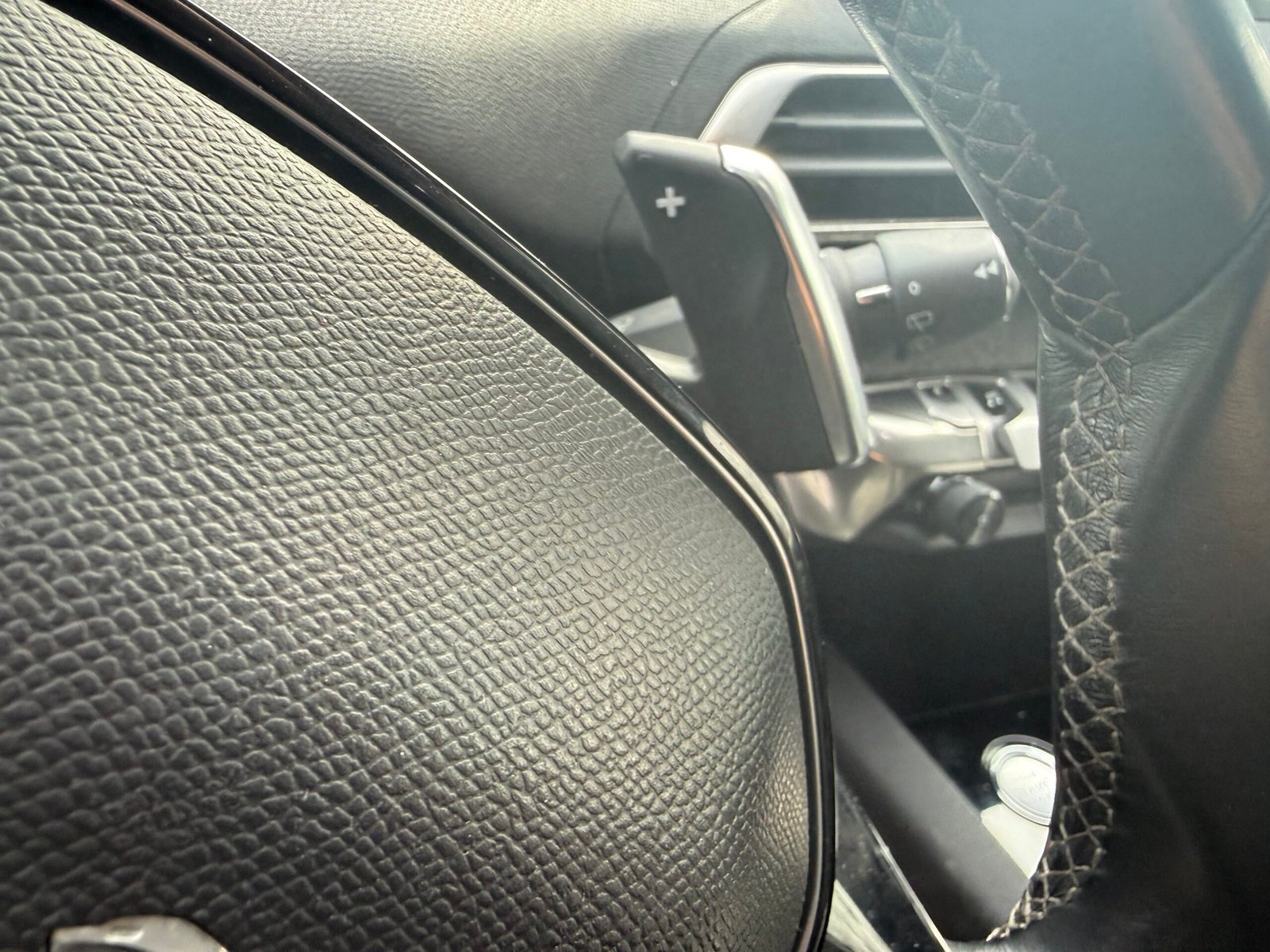 Peugeot 3008 II Phase 2 1.6 THP 225 Hybrid e-EAT 8 finition « Allure pack »