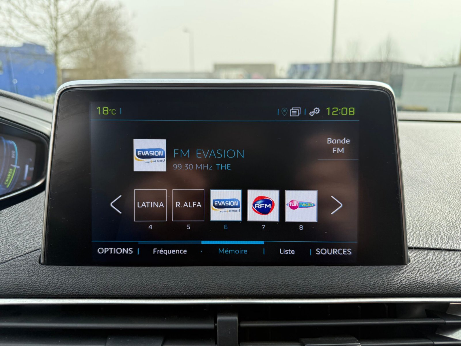 Peugeot 3008 II Phase 2 1.6 THP 225 Hybrid e-EAT 8 finition « Allure pack »