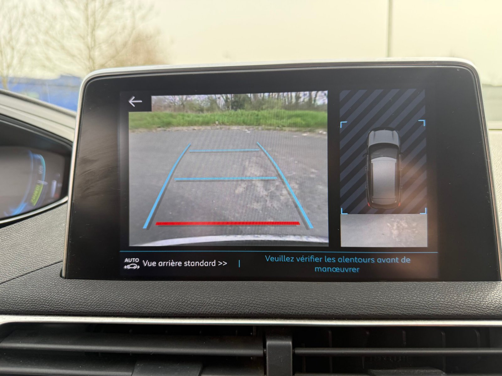 Peugeot 3008 II Phase 2 1.6 THP 225 Hybrid e-EAT 8 finition « Allure pack »