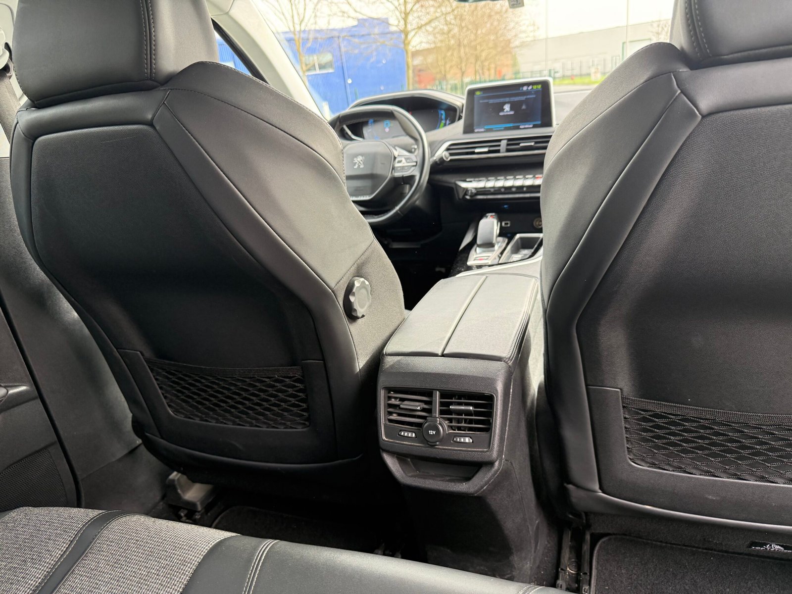 Peugeot 3008 II Phase 2 1.6 THP 225 Hybrid e-EAT 8 finition « Allure pack »