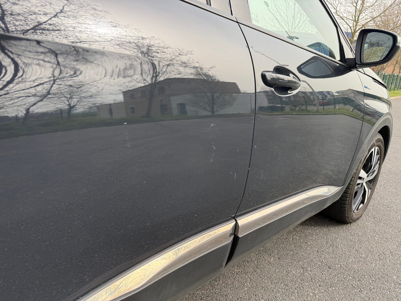 Peugeot 3008 II Phase 2 1.6 THP 225 Hybrid e-EAT 8 finition « Allure pack »