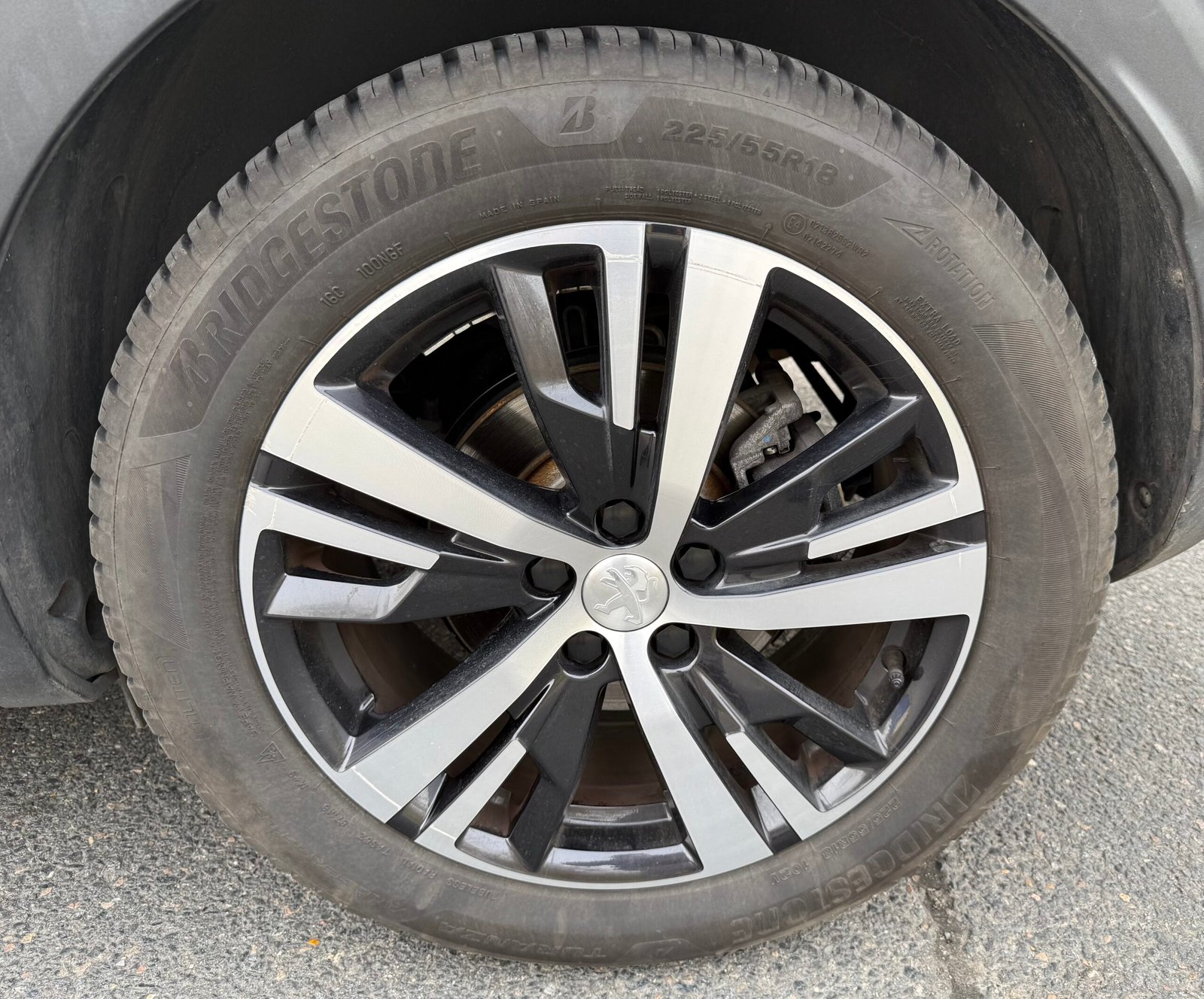 Peugeot 3008 II Phase 2 1.6 THP 225 Hybrid e-EAT 8 finition « Allure pack »