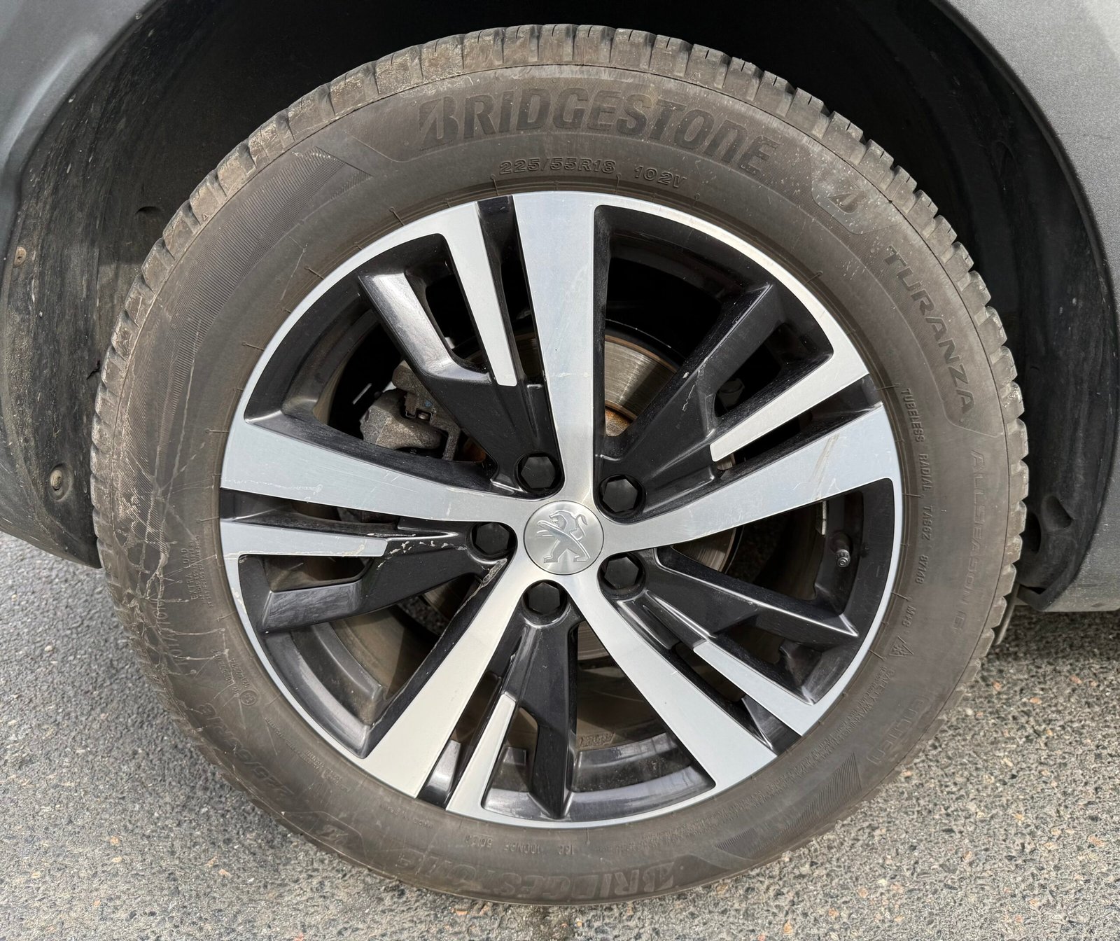 Peugeot 3008 II Phase 2 1.6 THP 225 Hybrid e-EAT 8 finition « Allure pack »