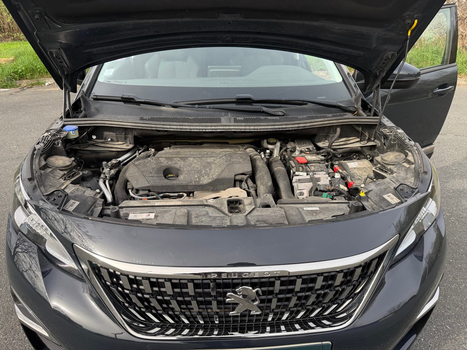 Peugeot 3008 II Phase 2 1.6 THP 225 Hybrid e-EAT 8 finition « Allure pack »