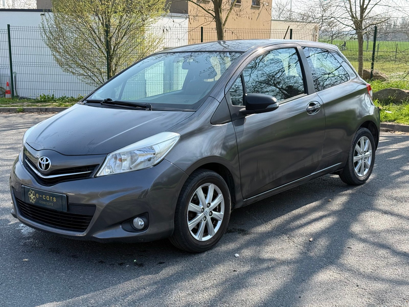 TOYOTA Yaris (3) 1.0 VVT-i 69Ch « finition tendance »