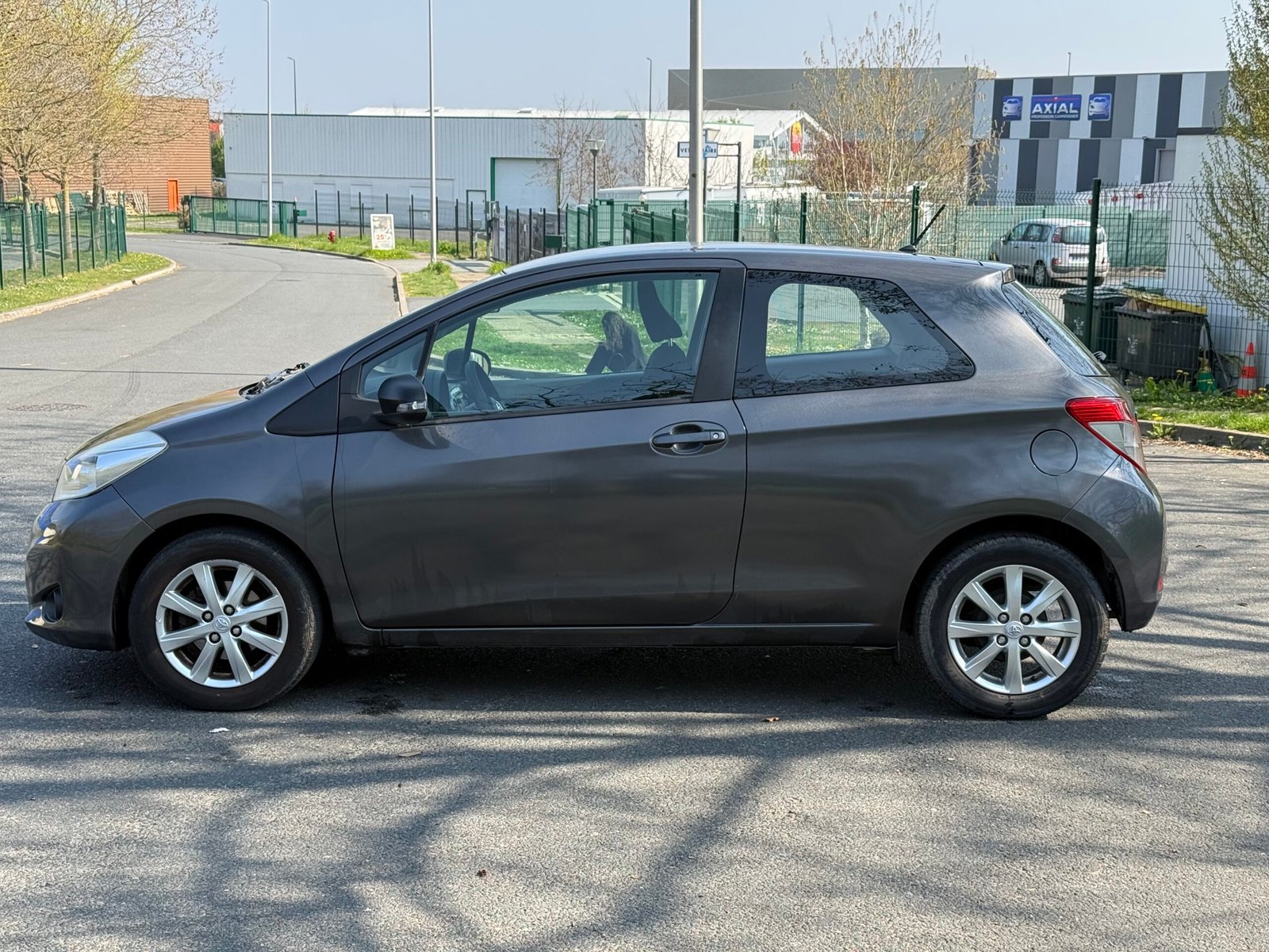 TOYOTA Yaris (3) 1.0 VVT-i 69Ch « finition tendance »