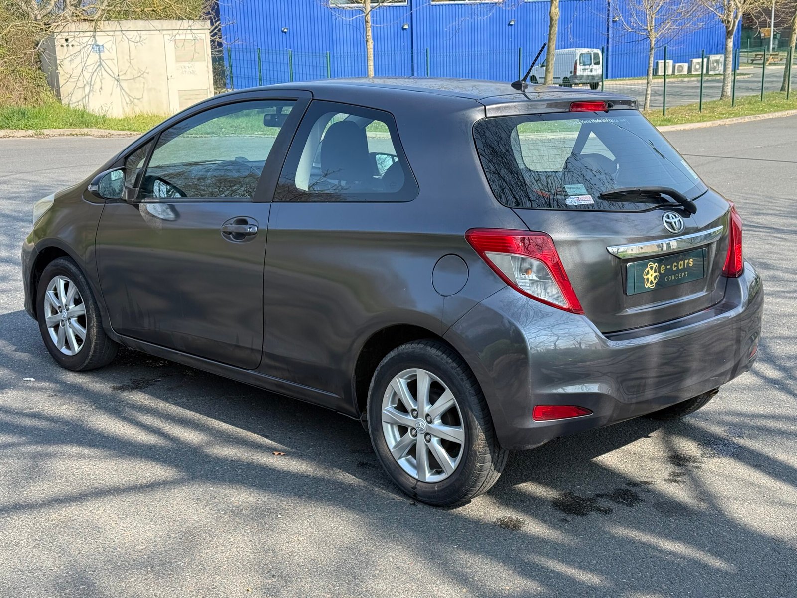 TOYOTA Yaris (3) 1.0 VVT-i 69Ch « finition tendance »