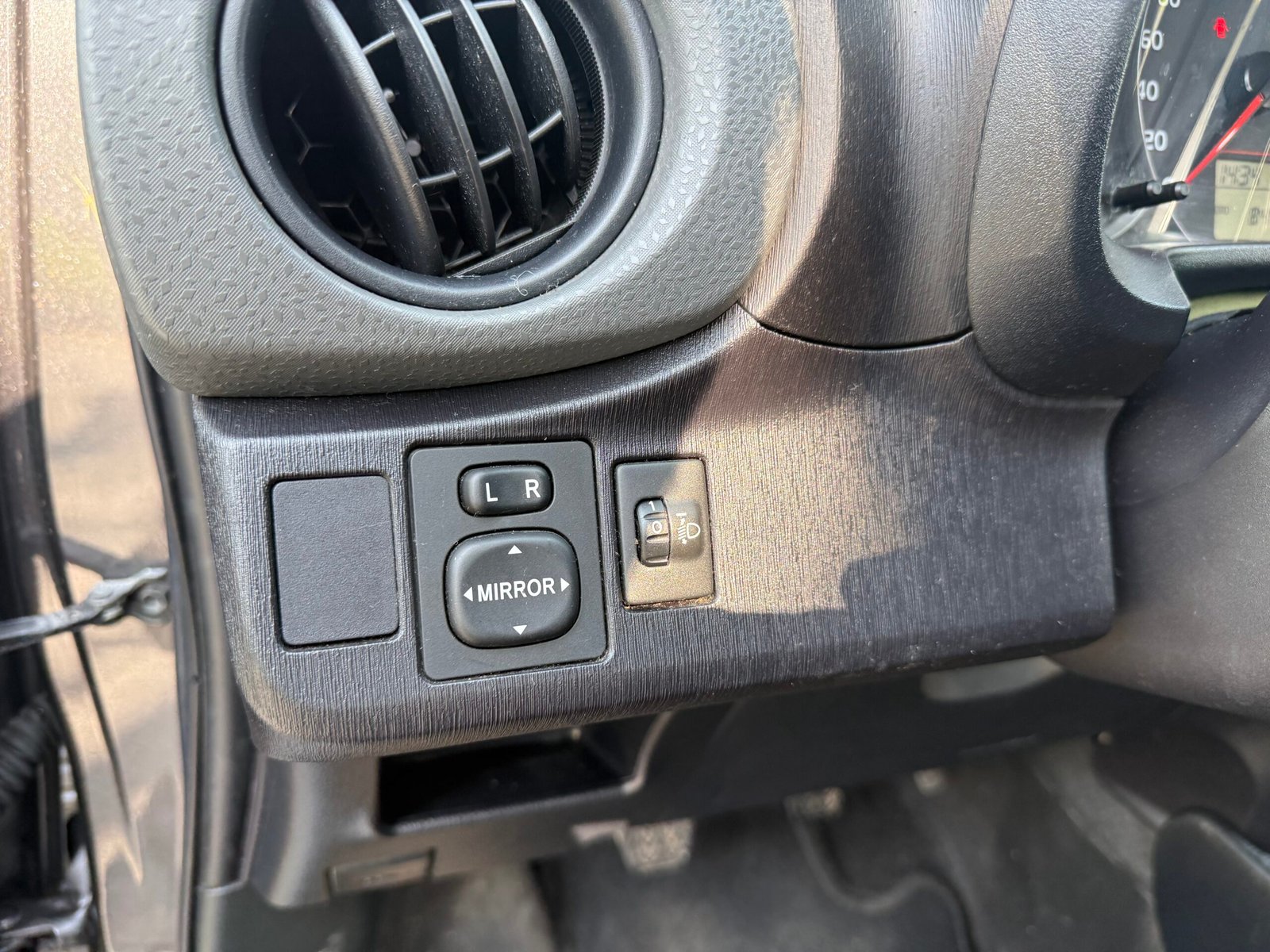 TOYOTA Yaris (3) 1.0 VVT-i 69Ch « finition tendance »