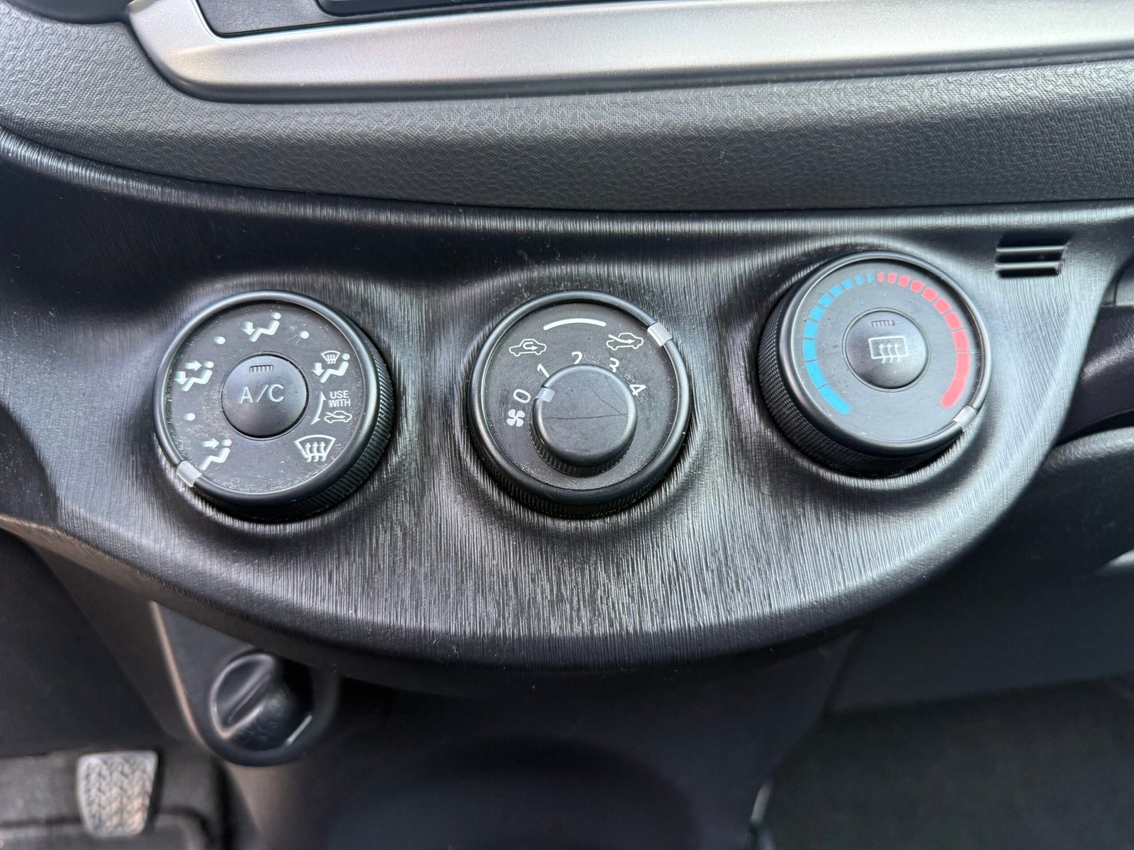 TOYOTA Yaris (3) 1.0 VVT-i 69Ch « finition tendance »