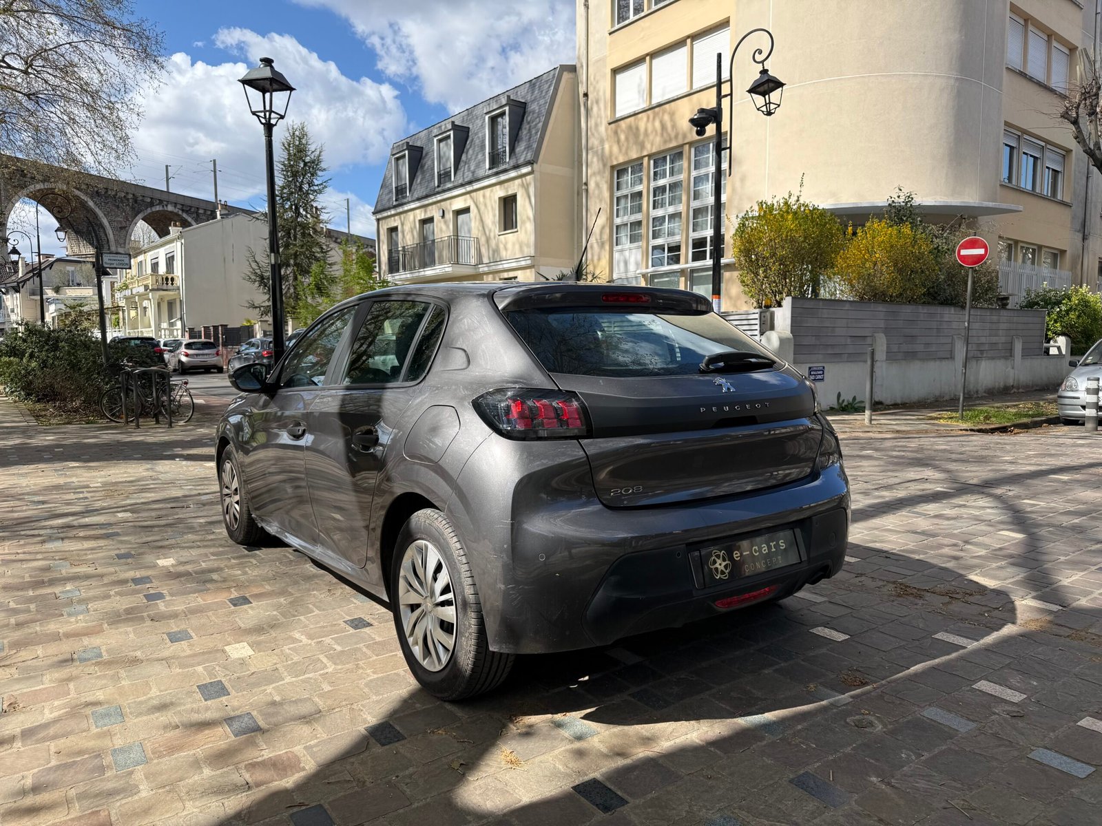 Peugeot 208 II (2) 1.2 PureTech 75Ch “Active Business” Société