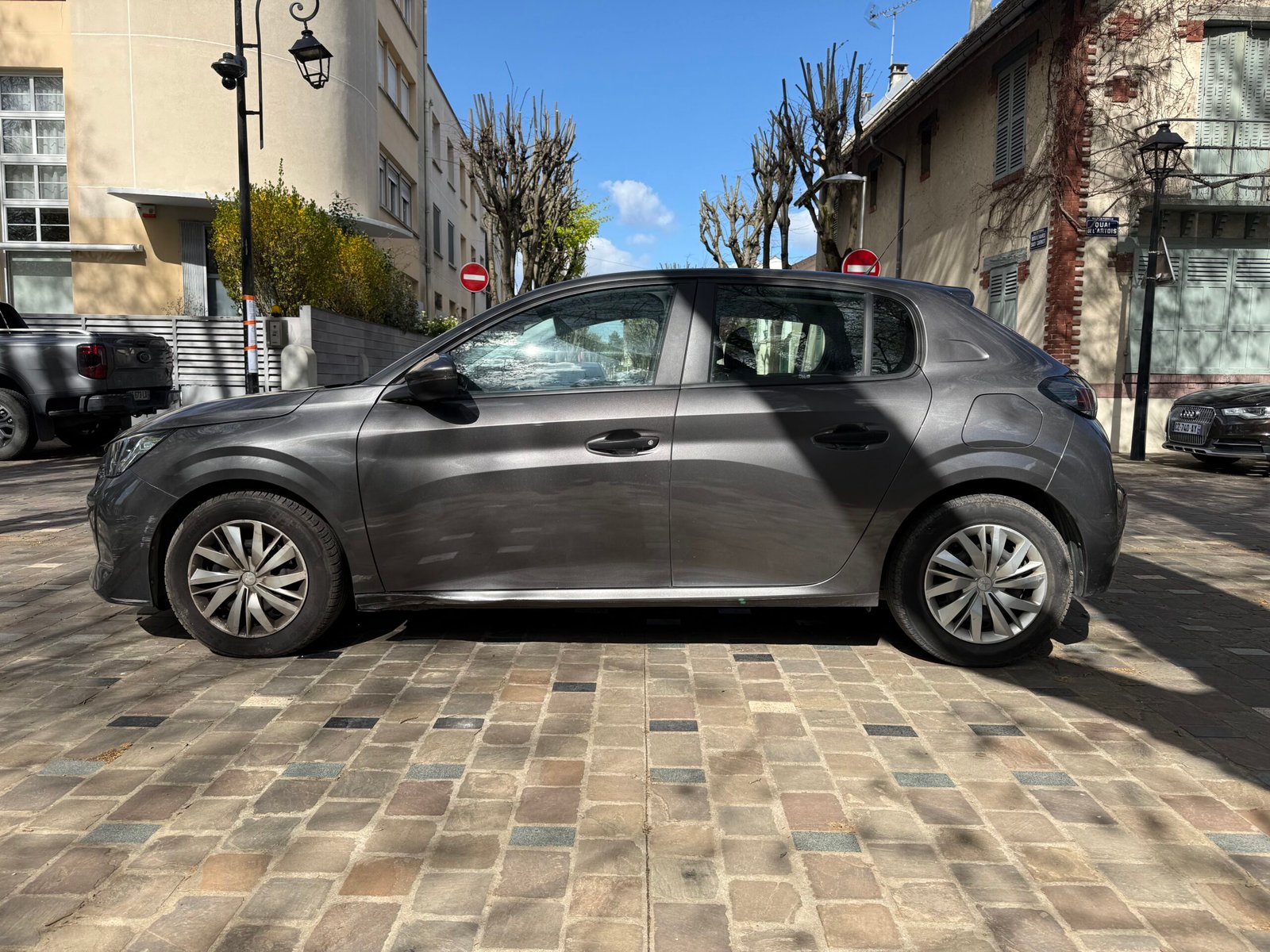 Peugeot 208 II (2) 1.2 PureTech 75Ch “Active Business” Société