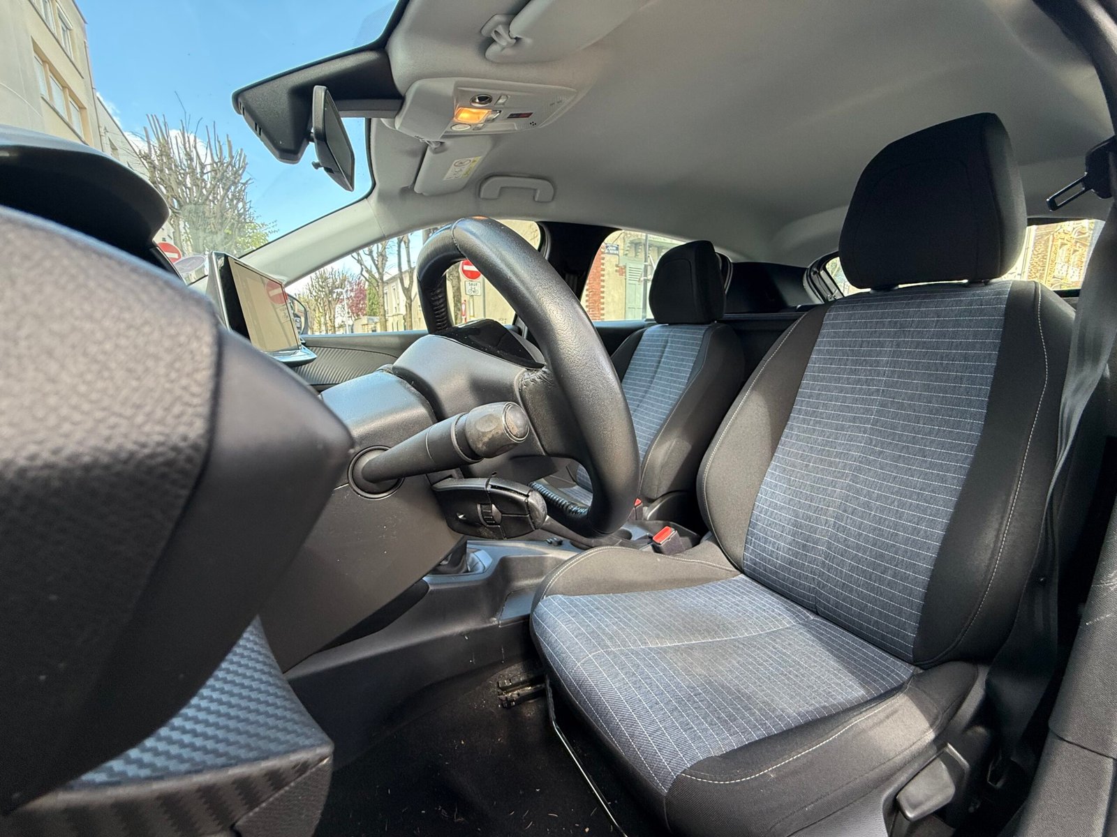 Peugeot 208 II (2) 1.2 PureTech 75Ch “Active Business” Société