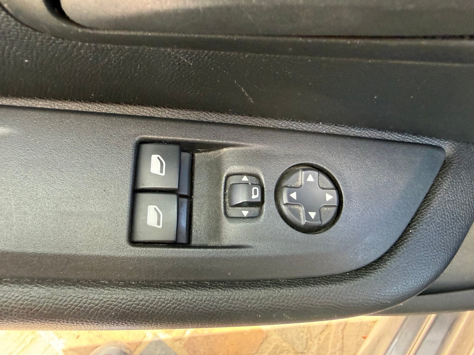 Peugeot 208 II (2) 1.2 PureTech 75Ch “Active Business” Société