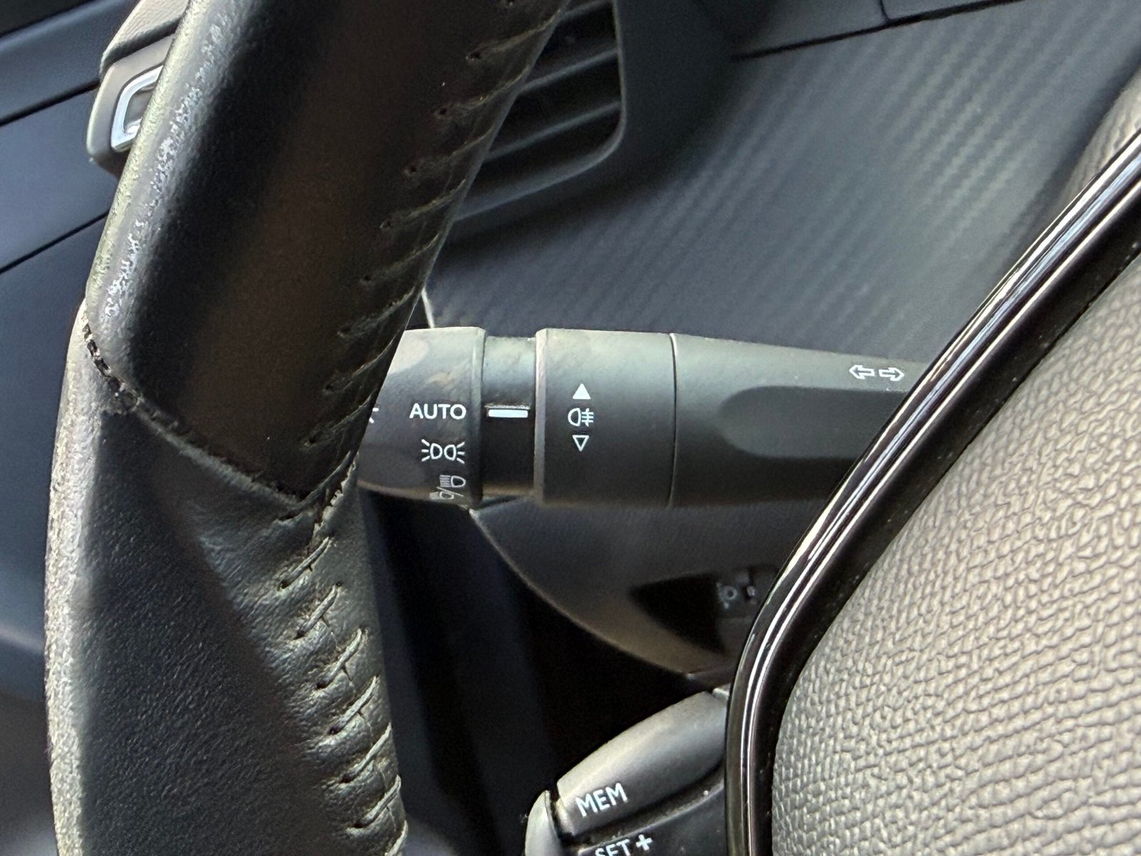 Peugeot 208 II (2) 1.2 PureTech 75Ch “Active Business” Société