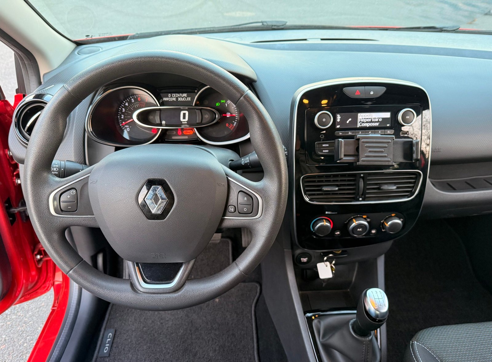 RENAULT Clio IV 5 Portes Phase 2 0.9 TCe 75 cv / Première main