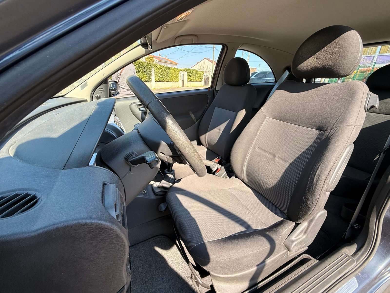 Opel corsa coupé phase 2 1.2I twinsport 80 ch