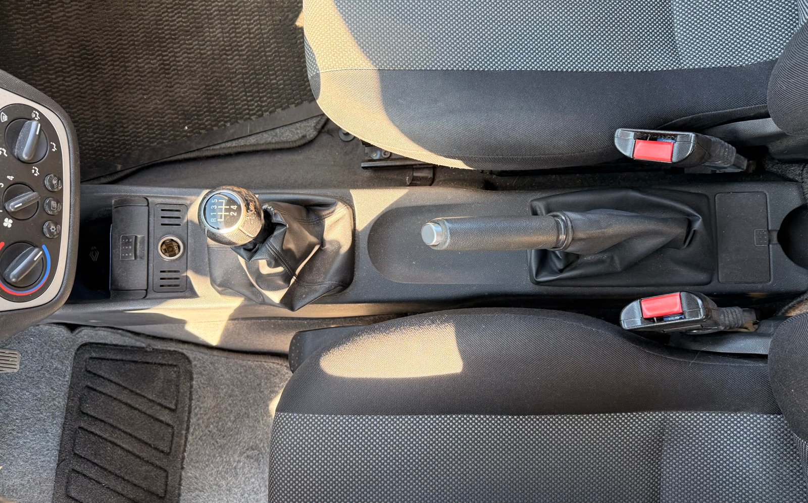 Opel corsa coupé phase 2 1.2I twinsport 80 ch