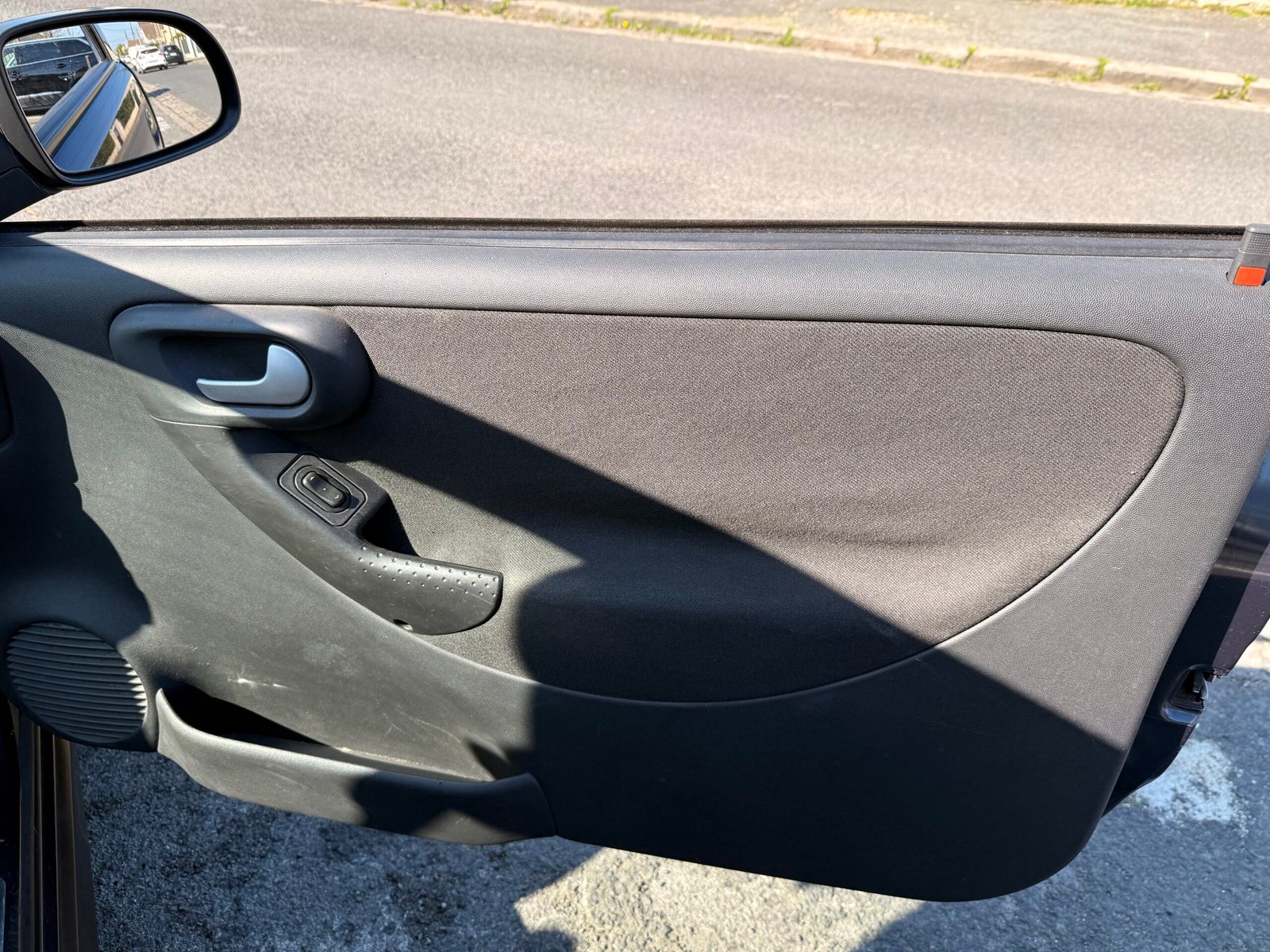 Opel corsa coupé phase 2 1.2I twinsport 80 ch