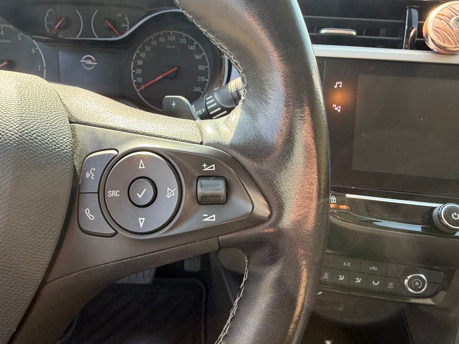 Opel Corsa 1,2 essence AUTOMATIQUE 100ch