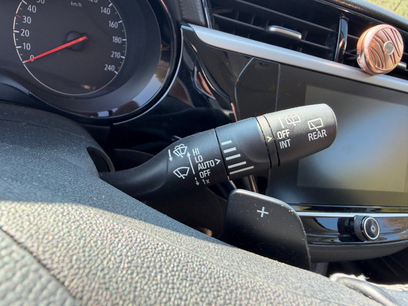 Opel Corsa 1,2 essence AUTOMATIQUE 100ch