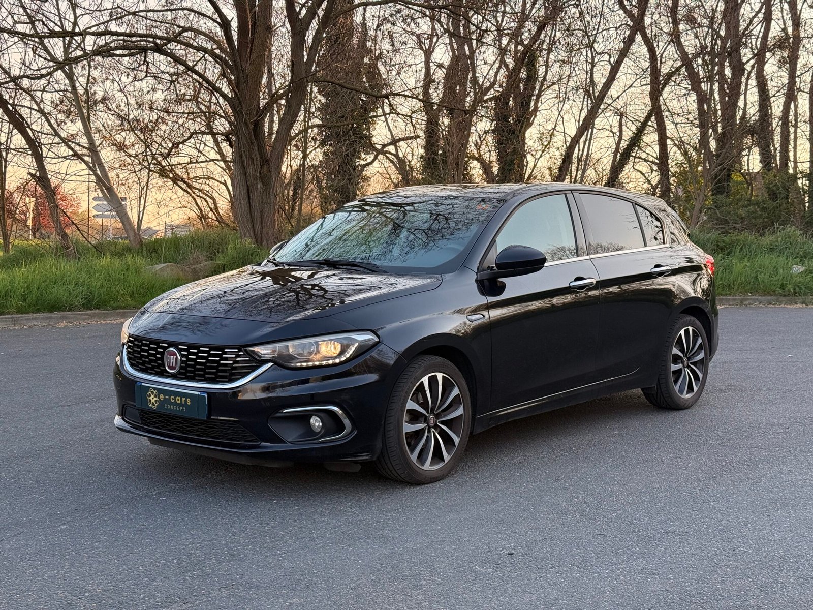 FIAT Tipo Hatchback 1.6 MJTD 120 cv / Loundge 
