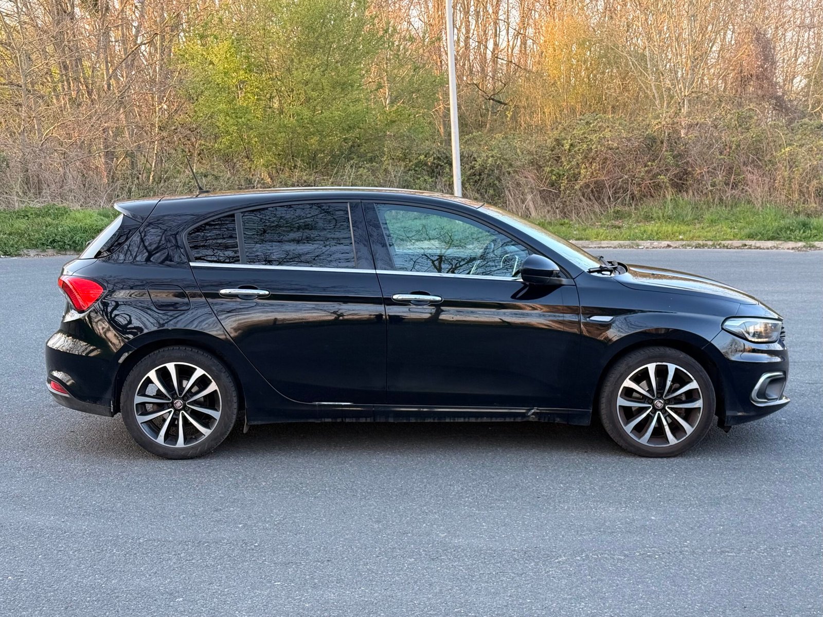 FIAT Tipo Hatchback 1.6 MJTD 120 cv / Loundge 