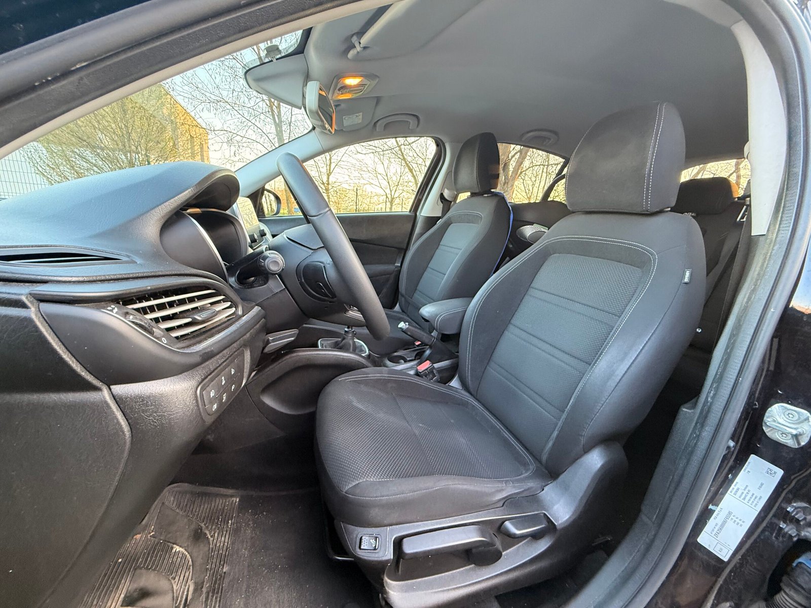 FIAT Tipo Hatchback 1.6 MJTD 120 cv / Loundge 