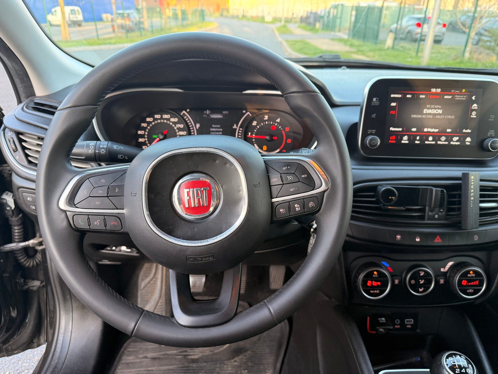 FIAT Tipo Hatchback 1.6 MJTD 120 cv / Loundge 