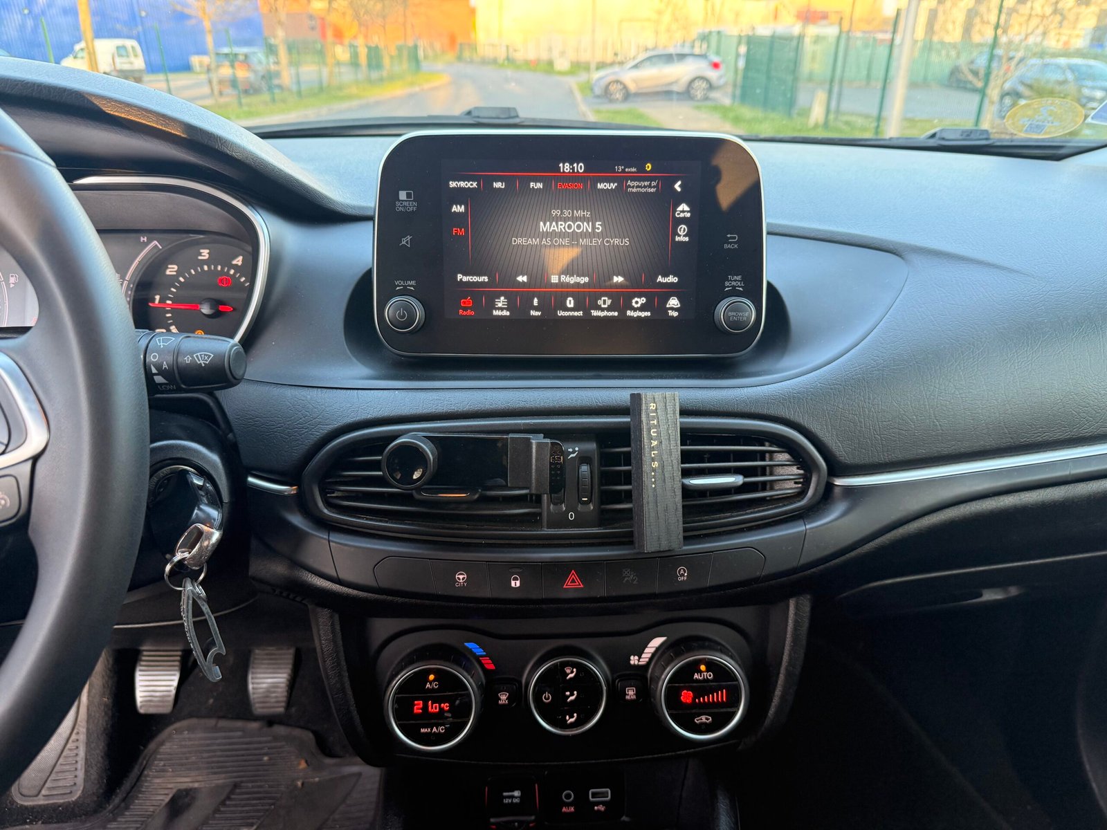 FIAT Tipo Hatchback 1.6 MJTD 120 cv / Loundge 