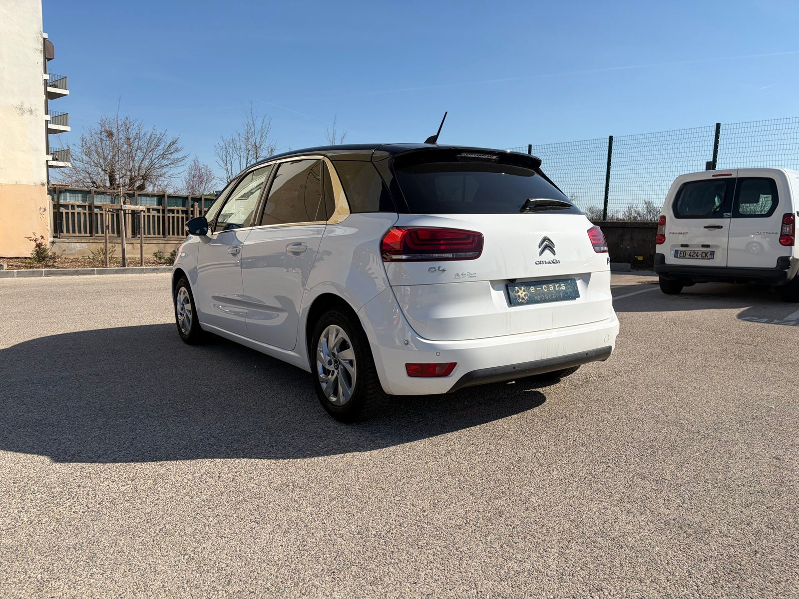 Citroën c4 Picasso 1,2 THP boîte automatique finition feel suivi constructeur 130ch