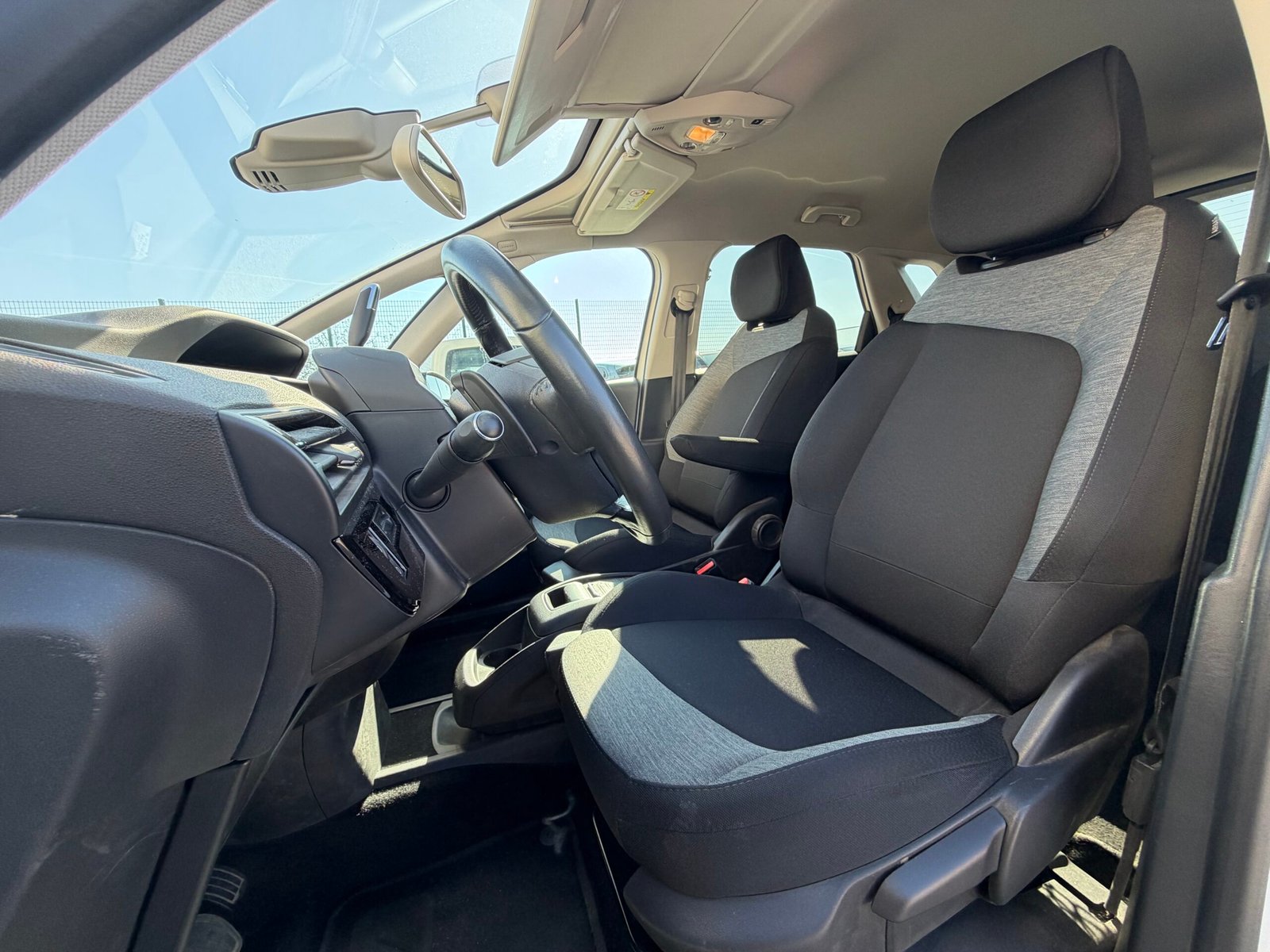 Citroën c4 Picasso 1,2 THP boîte automatique finition feel suivi constructeur 130ch