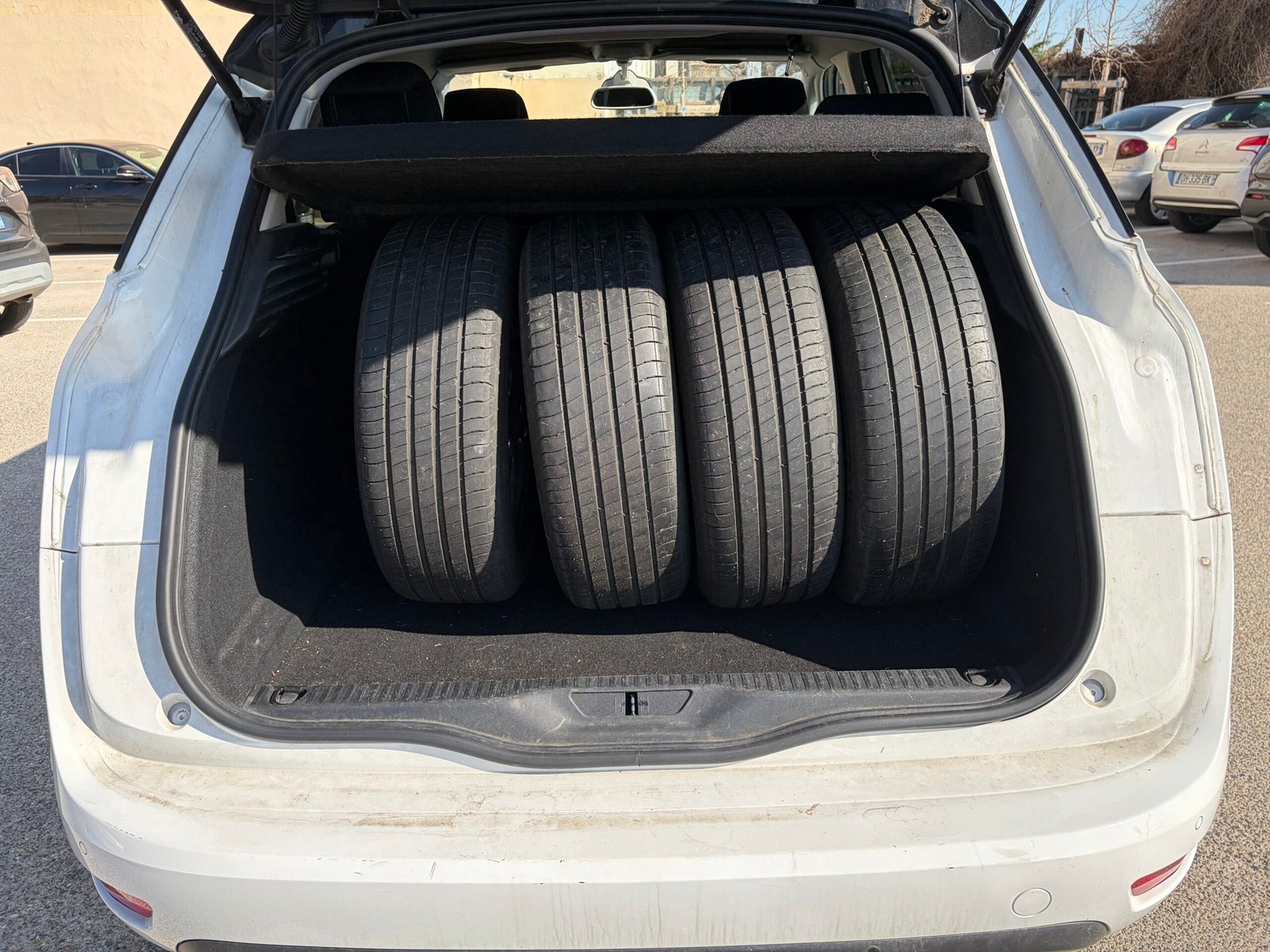 Citroën c4 Picasso 1,2 THP boîte automatique finition feel suivi constructeur 130ch