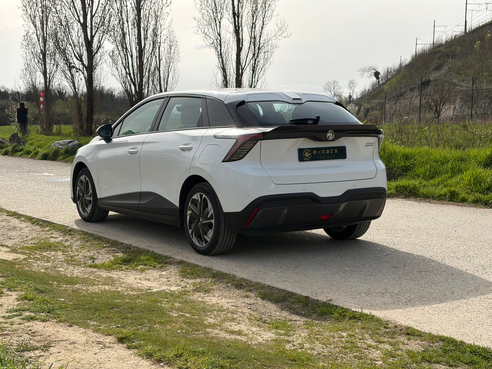 MG MG4 EV STANDARD RANGE 170ch boîte automatique