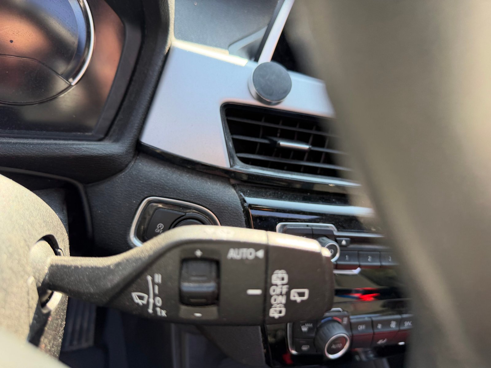 BMW X1 18i automatique DKG7  Buisness Design