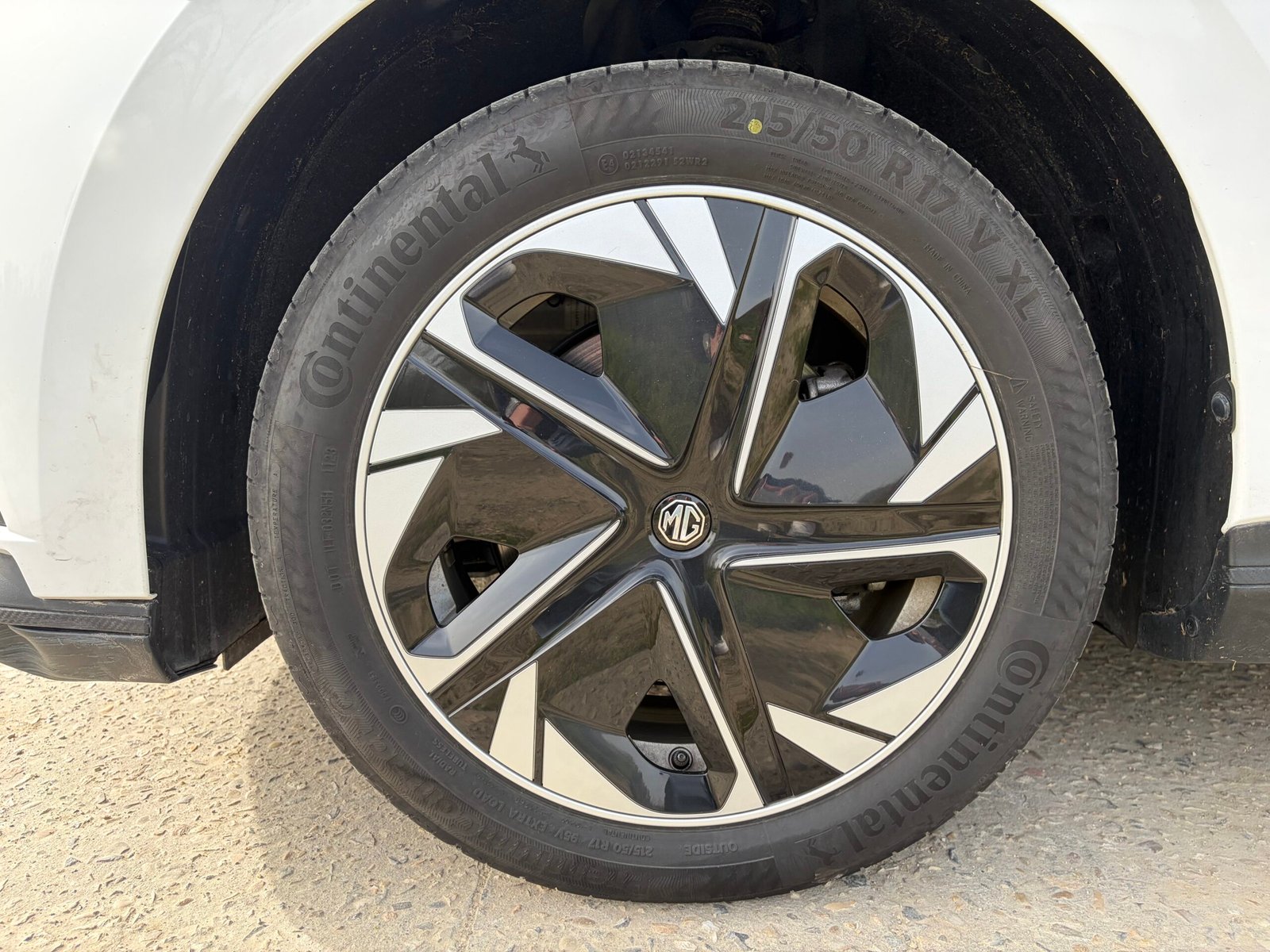 MG MG4 EV STANDARD RANGE 170ch boîte automatique