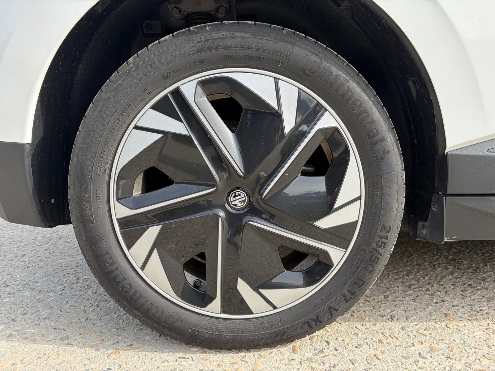 MG MG4 EV STANDARD RANGE 170ch boîte automatique