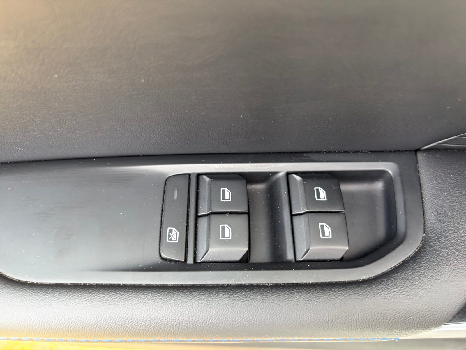 MG MG4 EV STANDARD RANGE 170ch boîte automatique